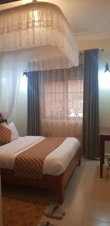 Fort Heights Homestay Fort Portal Exterior foto