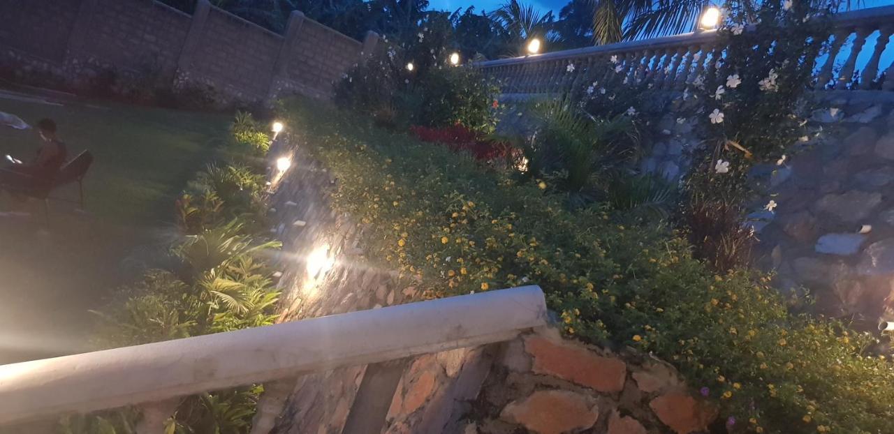 Fort Heights Homestay Fort Portal Exterior foto