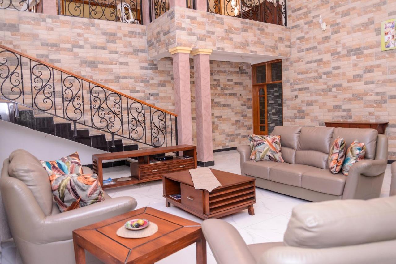 Fort Heights Homestay Fort Portal Exterior foto